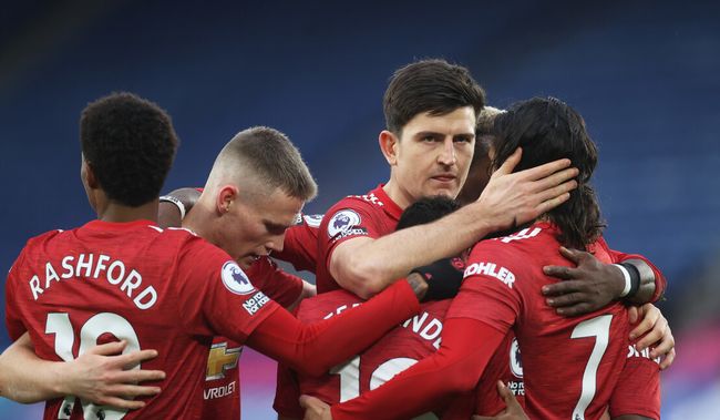 山东泰山选择韩鹏执教，凭借其责任感和团队精神，重燃球队斗志，提升士气，取得进步。