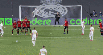 巴顿：李嗣镕一直很努力地训练，他的中超首秀应该是满分