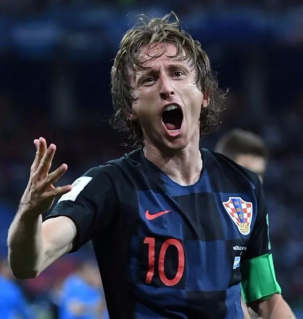 十秒钟连续过三人，离谱